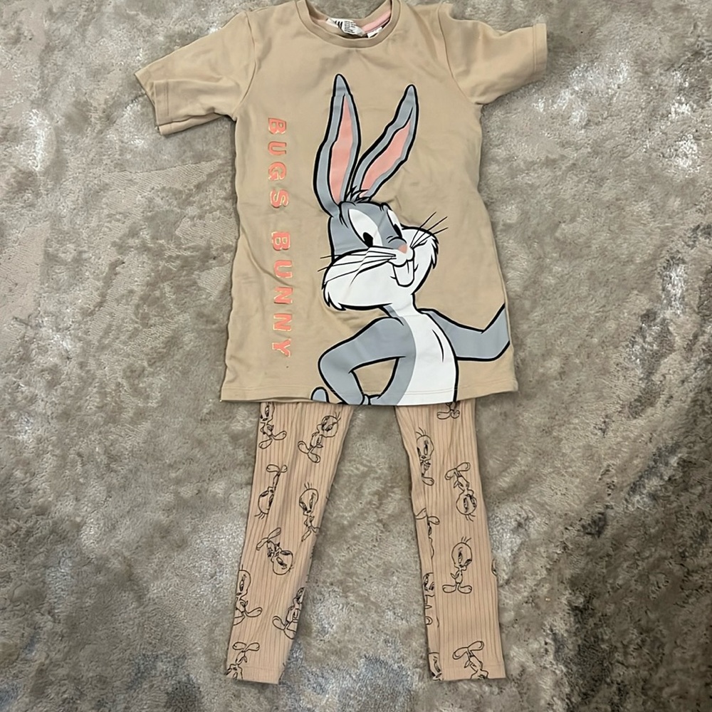 H&M girls size 4-5y Bugs Bunny shirt/tights set